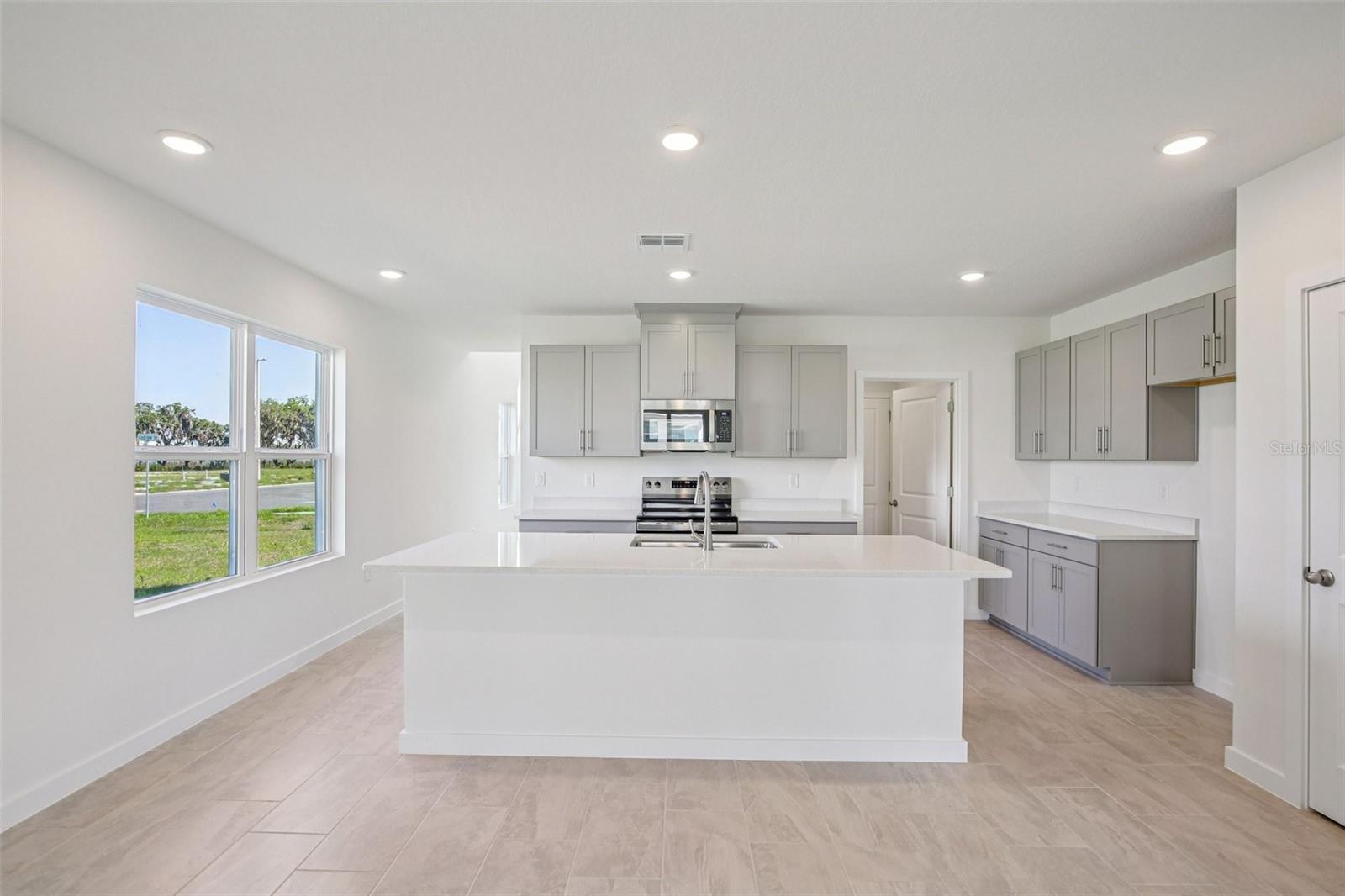 Image 10 of 36 For 804 Andrew Street