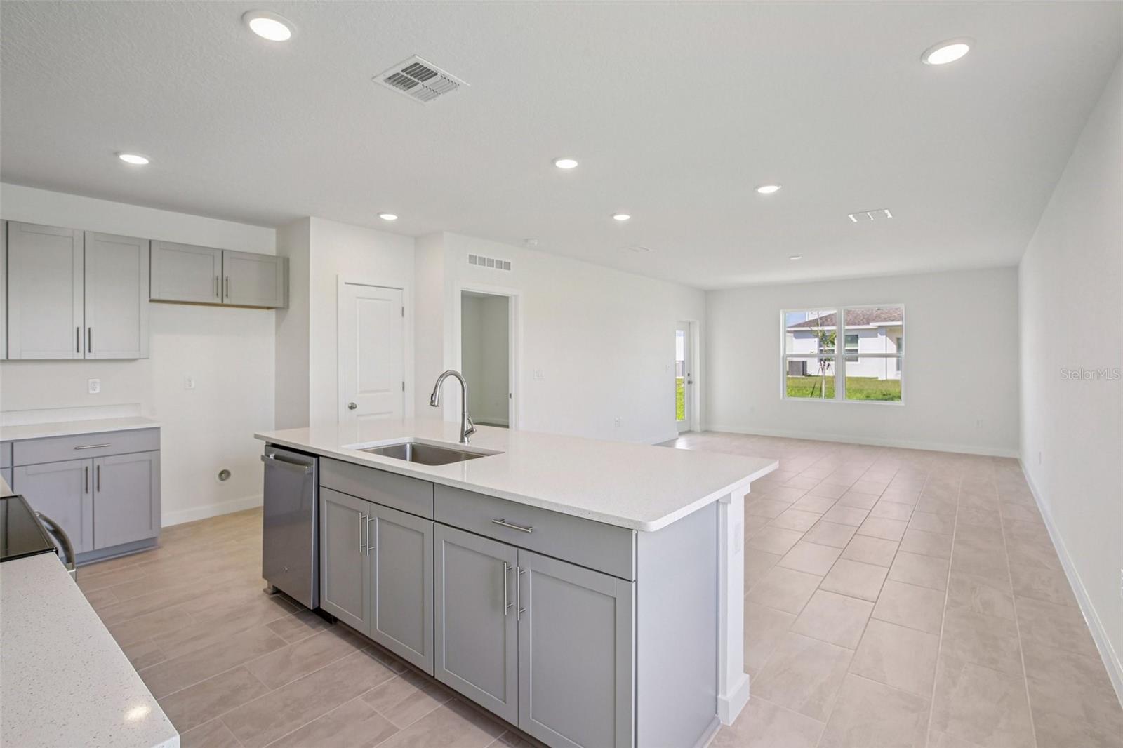 Image 6 of 36 For 804 Andrew Street