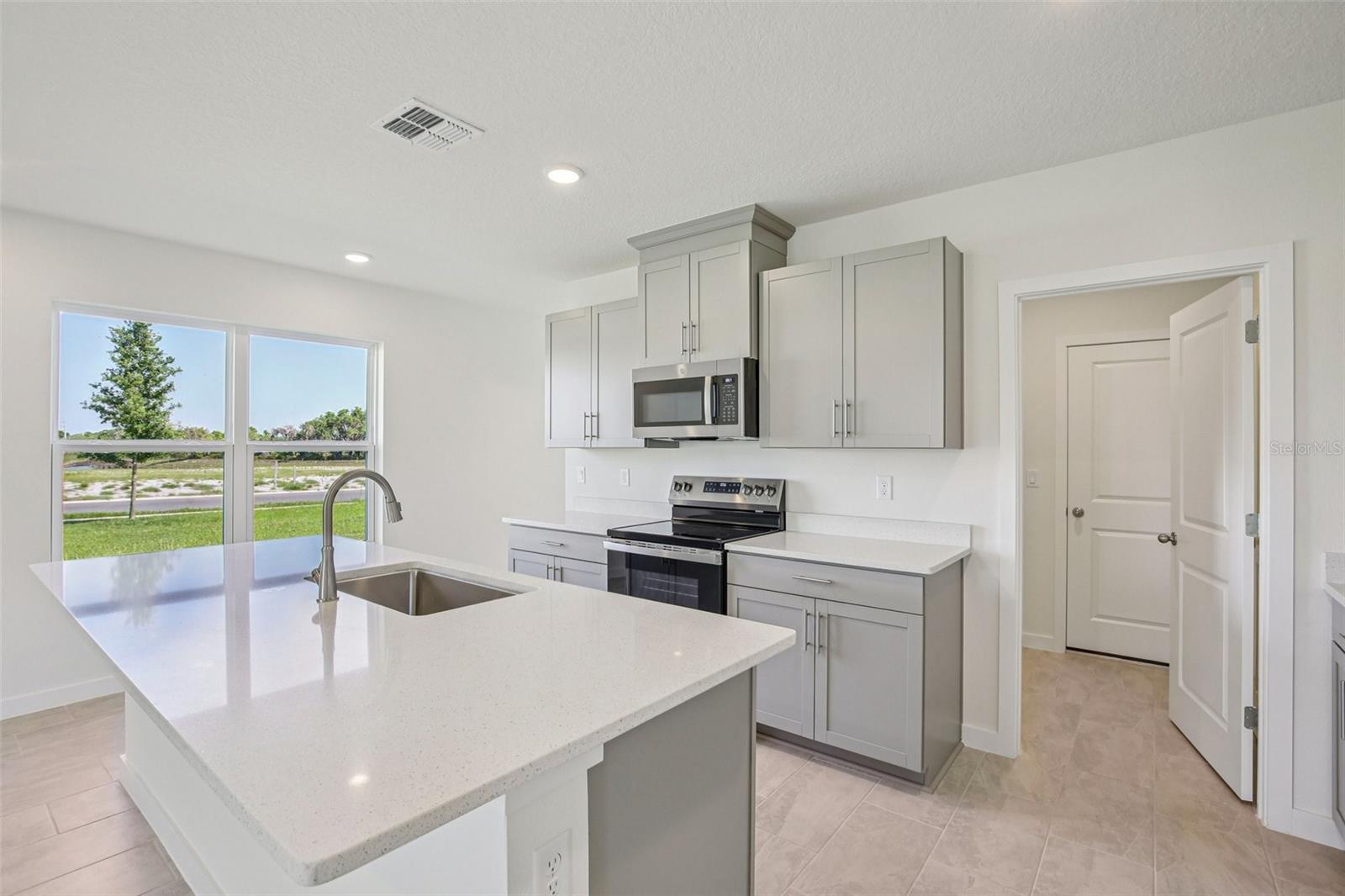 Image 9 of 36 For 804 Andrew Street