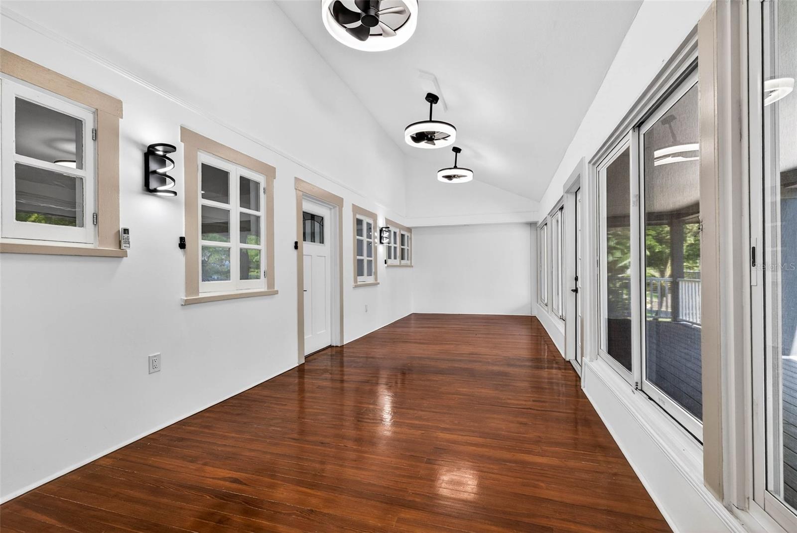 Image 10 of 66 For 1330 Cherry Street Ne