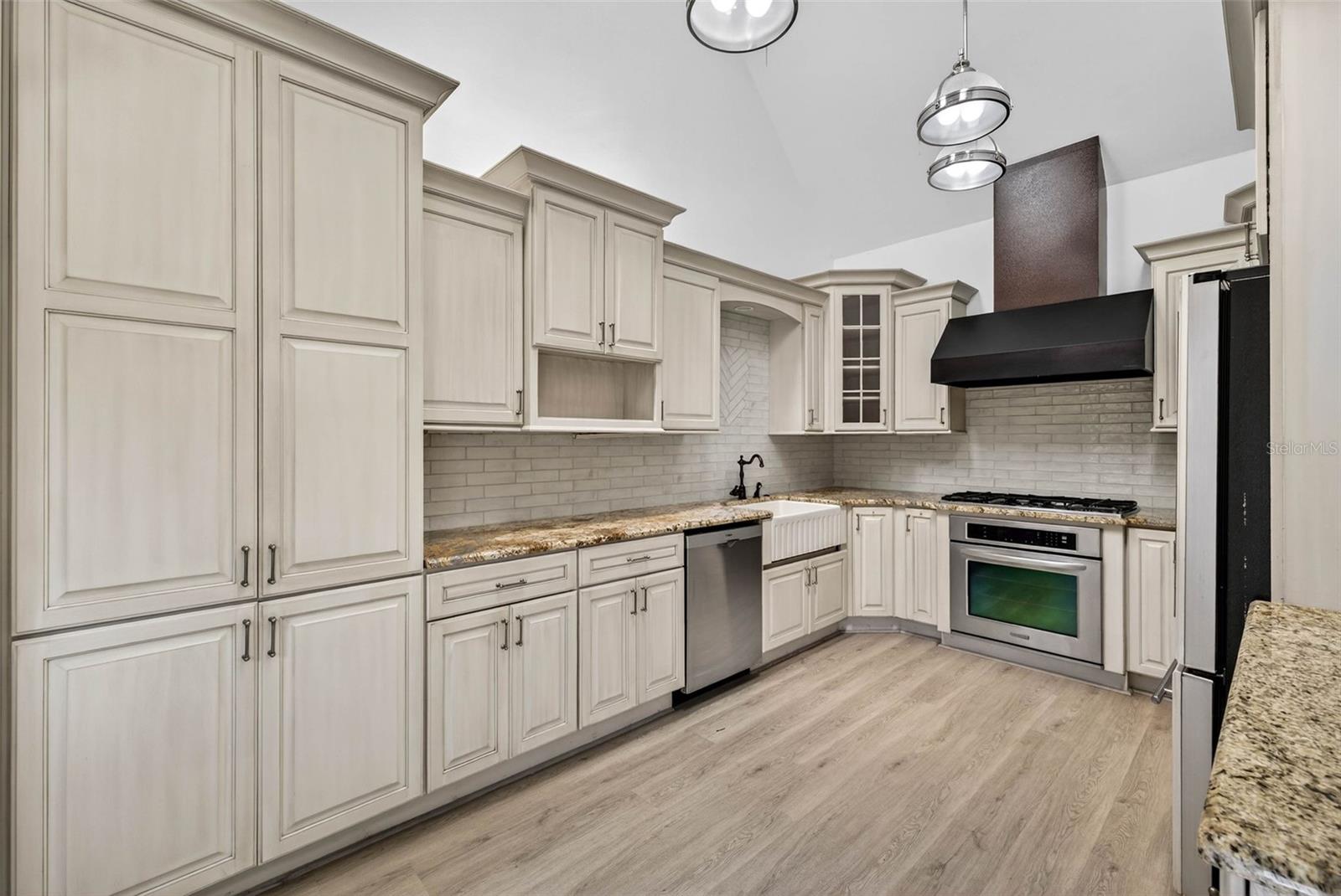 Image 23 of 66 For 1330 Cherry Street Ne