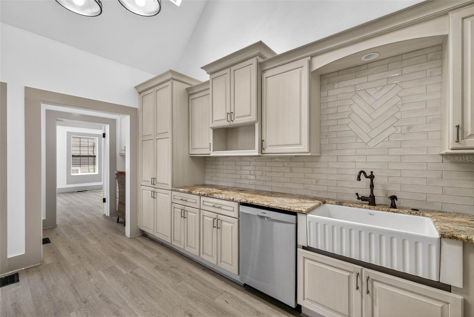 Image 27 of 66 For 1330 Cherry Street Ne