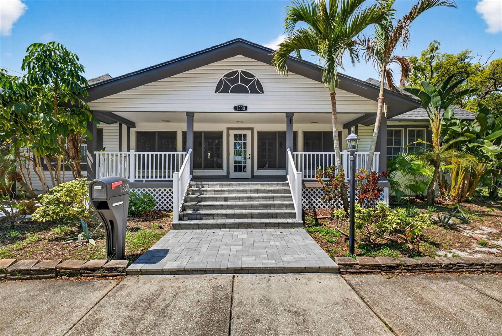 Image 3 of 66 For 1330 Cherry Street Ne