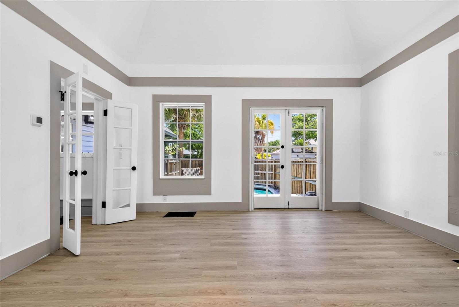 Image 33 of 66 For 1330 Cherry Street Ne