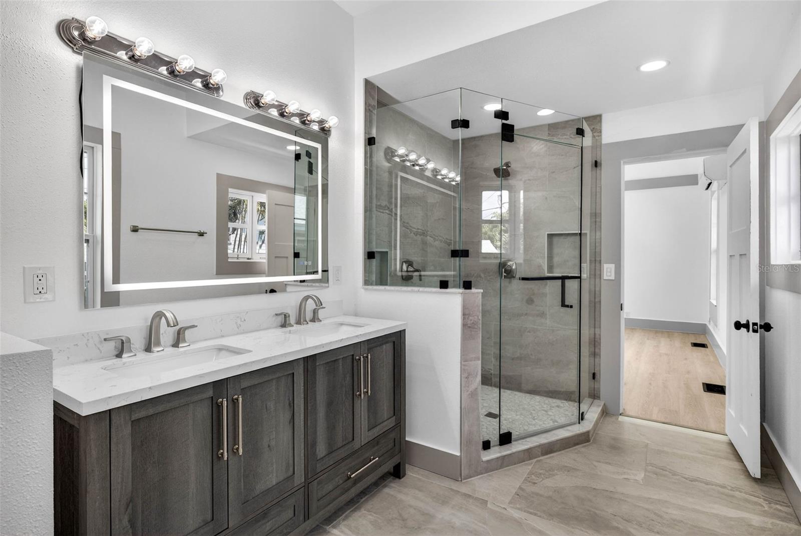 Image 36 of 66 For 1330 Cherry Street Ne