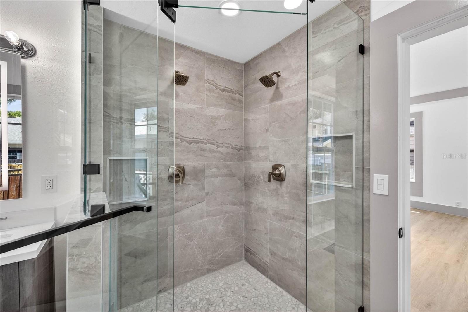 Image 37 of 66 For 1330 Cherry Street Ne