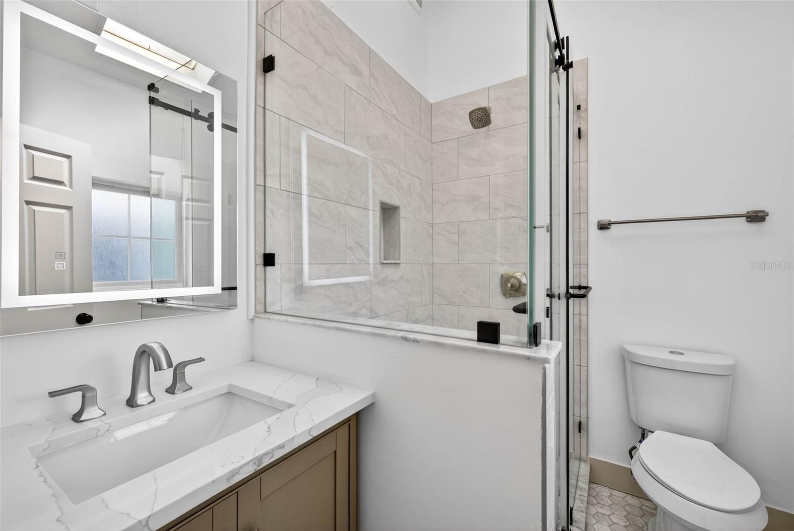 Image 41 of 66 For 1330 Cherry Street Ne