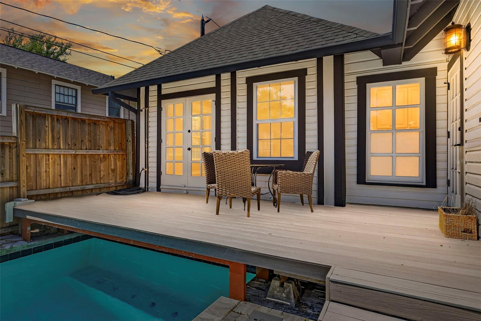 Image 5 of 66 For 1330 Cherry Street Ne