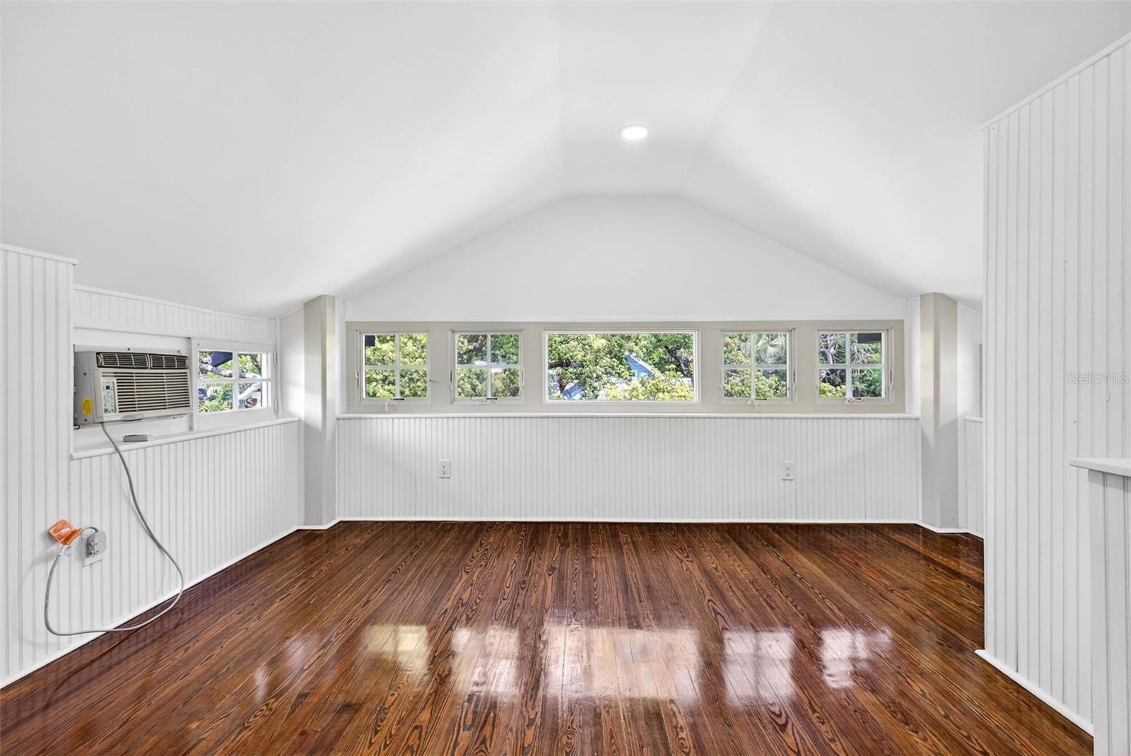 Image 51 of 66 For 1330 Cherry Street Ne