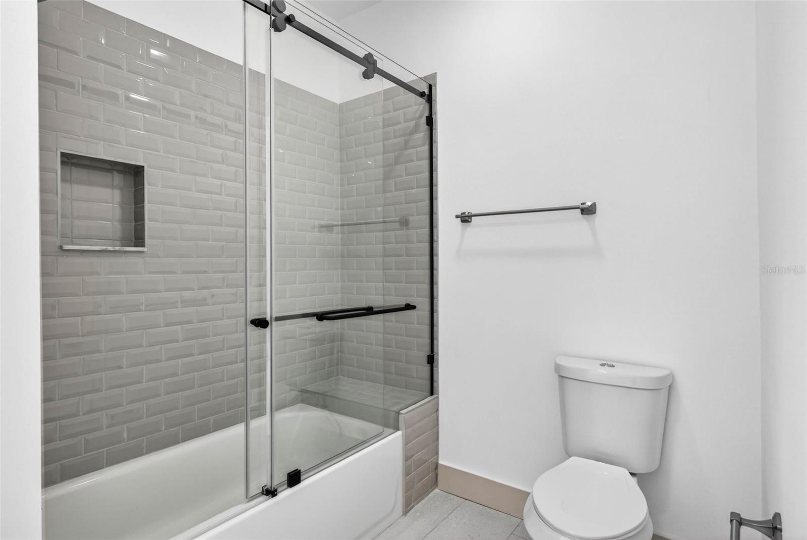 Image 56 of 66 For 1330 Cherry Street Ne