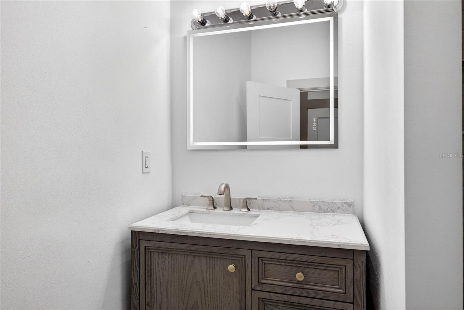 Image 57 of 66 For 1330 Cherry Street Ne