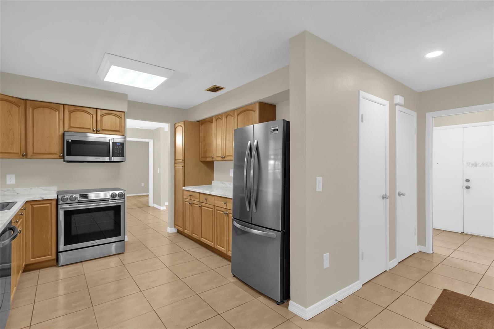 Image 10 of 39 For 641 Swallow Drive