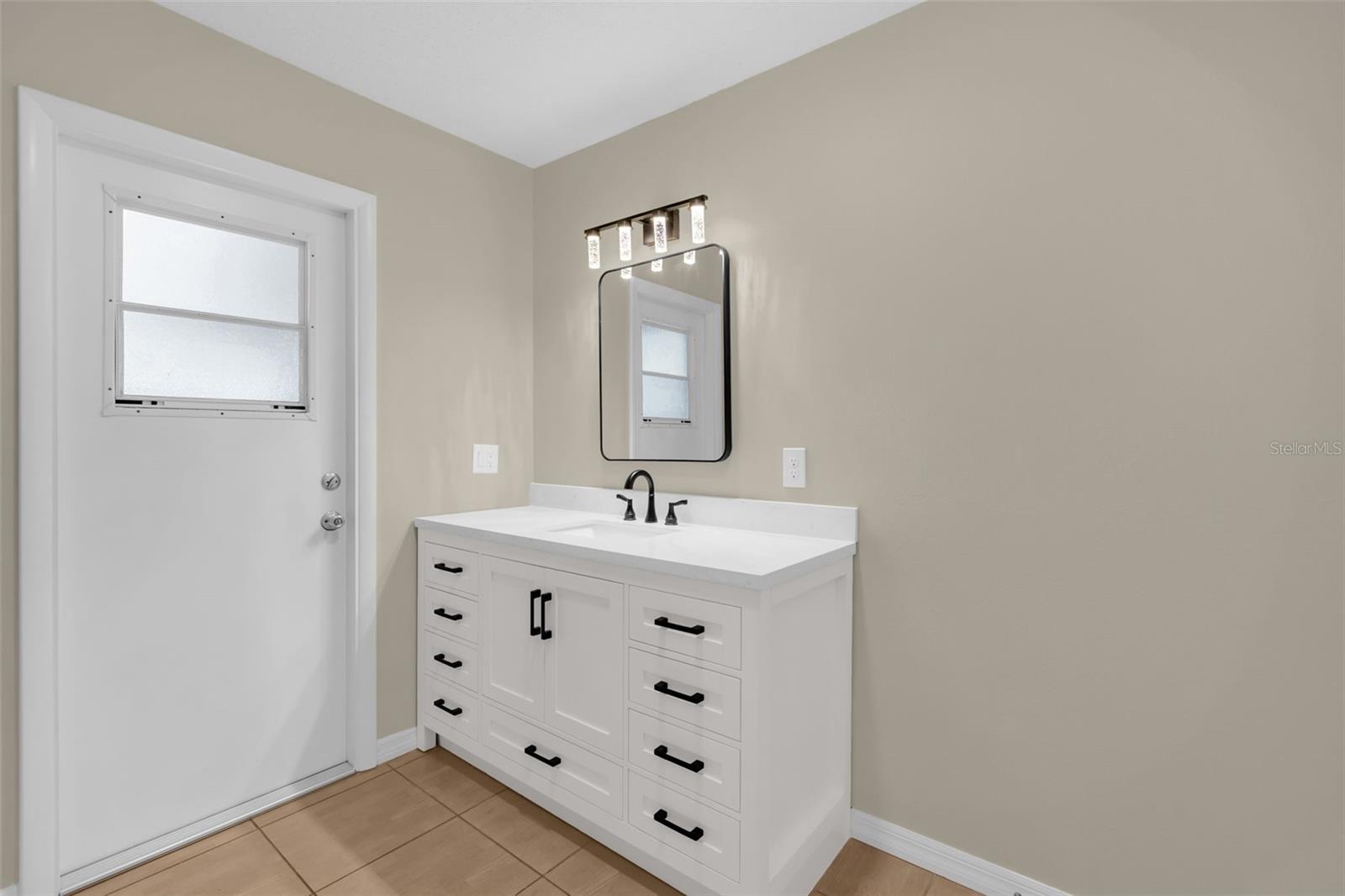 Image 14 of 39 For 641 Swallow Drive