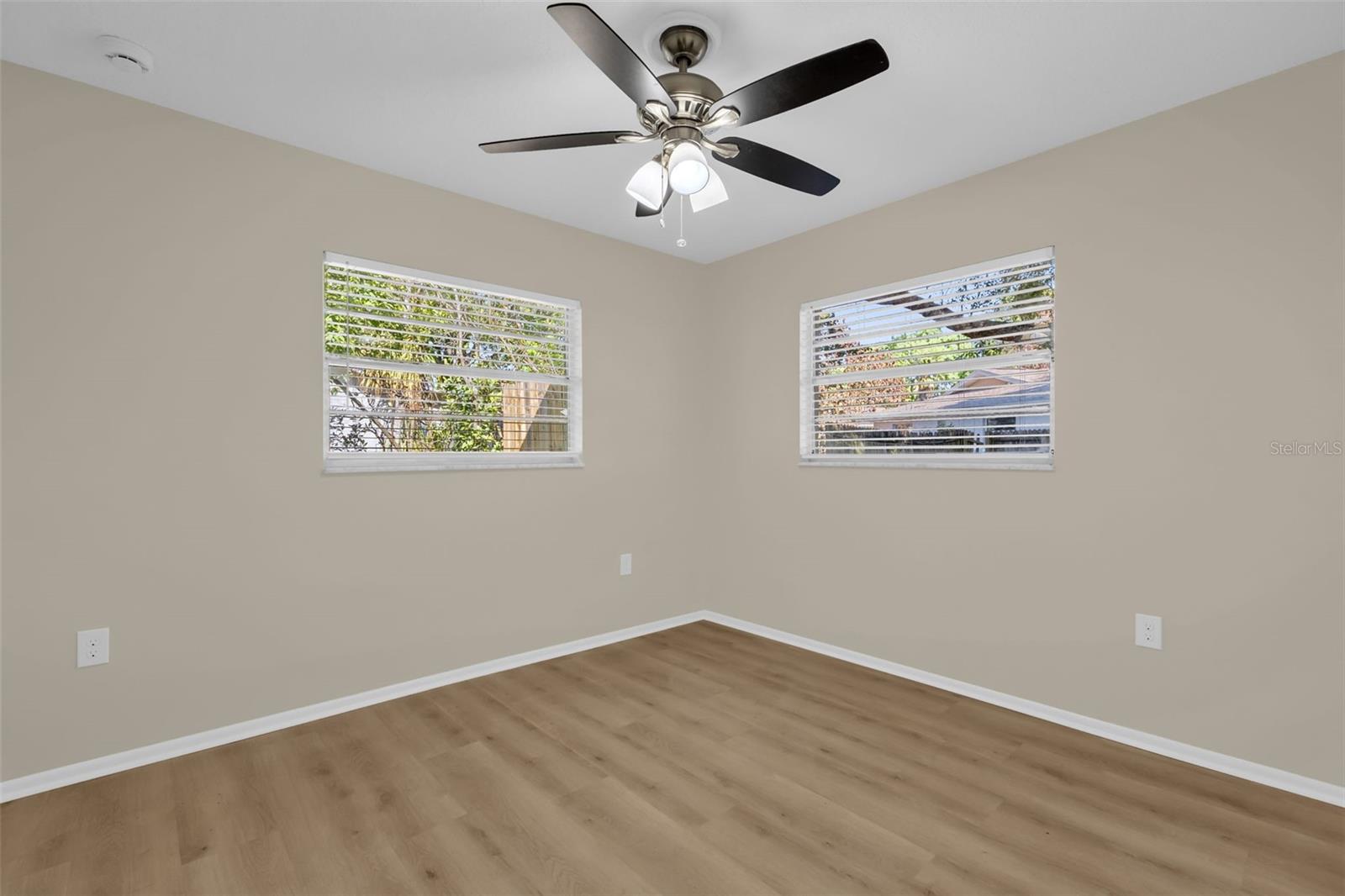 Image 15 of 39 For 641 Swallow Drive