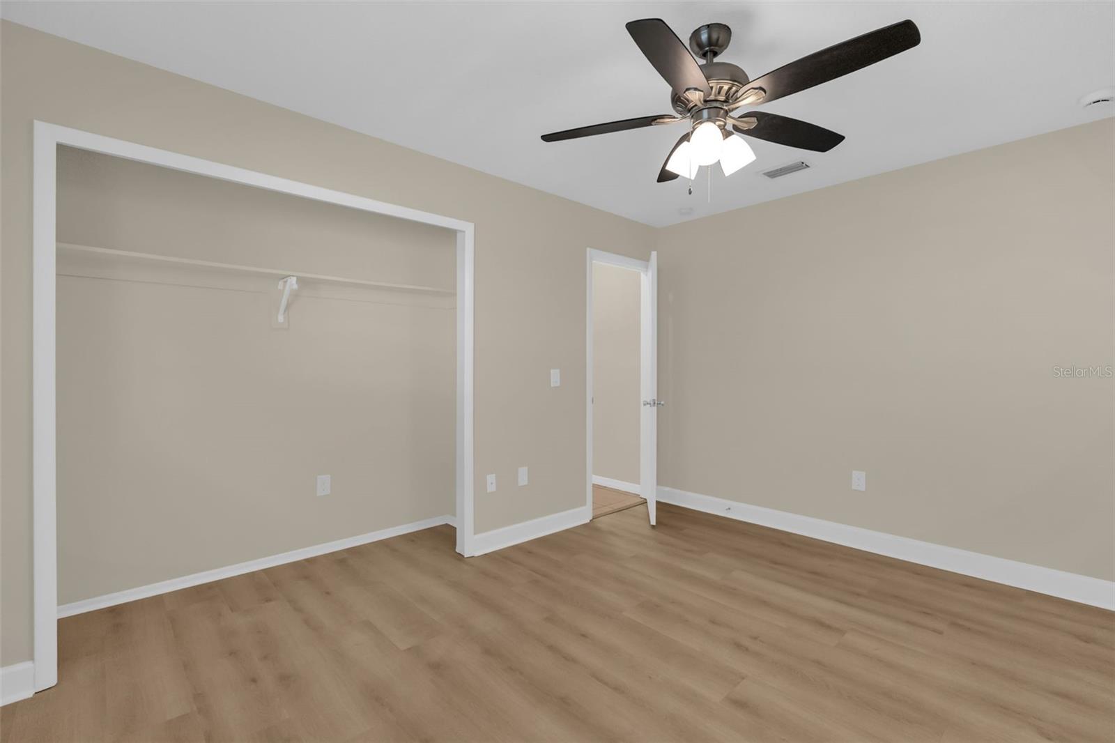 Image 18 of 39 For 641 Swallow Drive