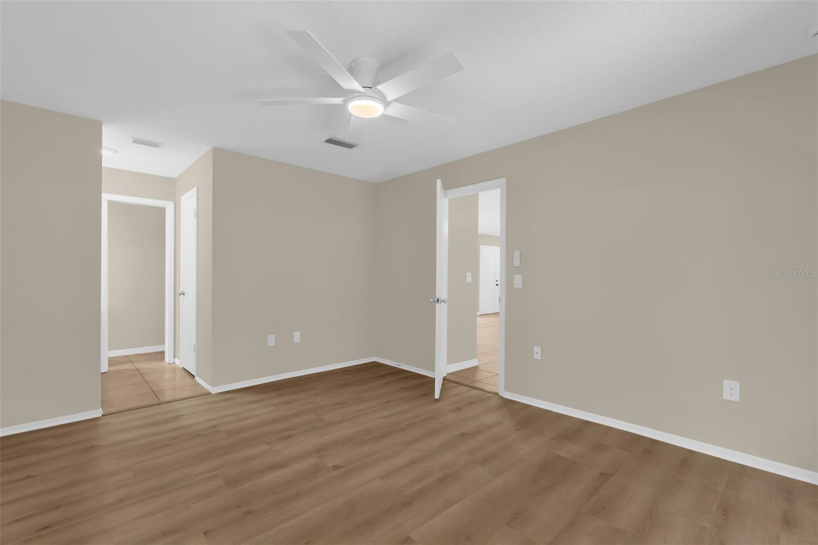 Image 20 of 39 For 641 Swallow Drive