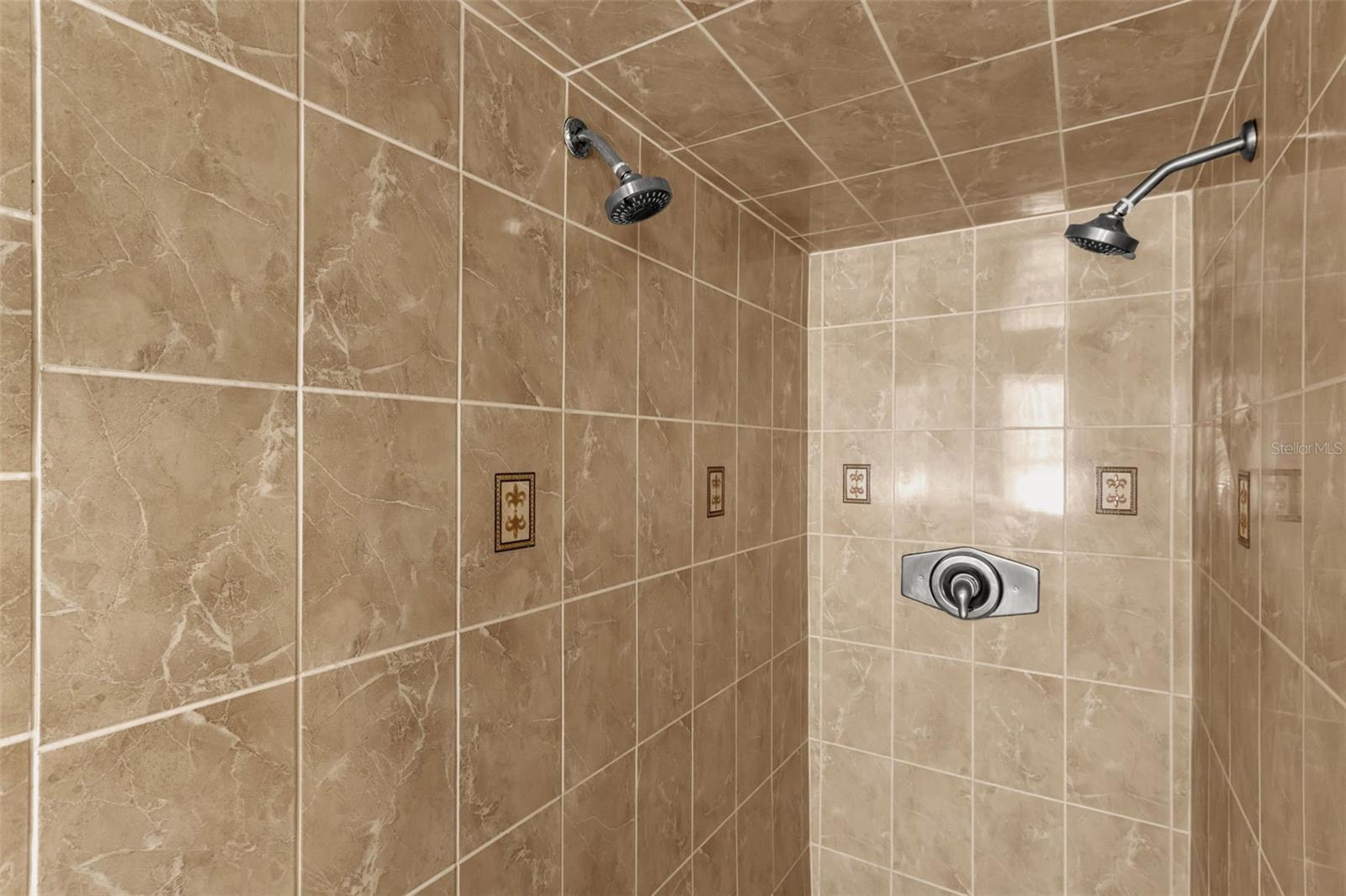 Image 22 of 39 For 641 Swallow Drive