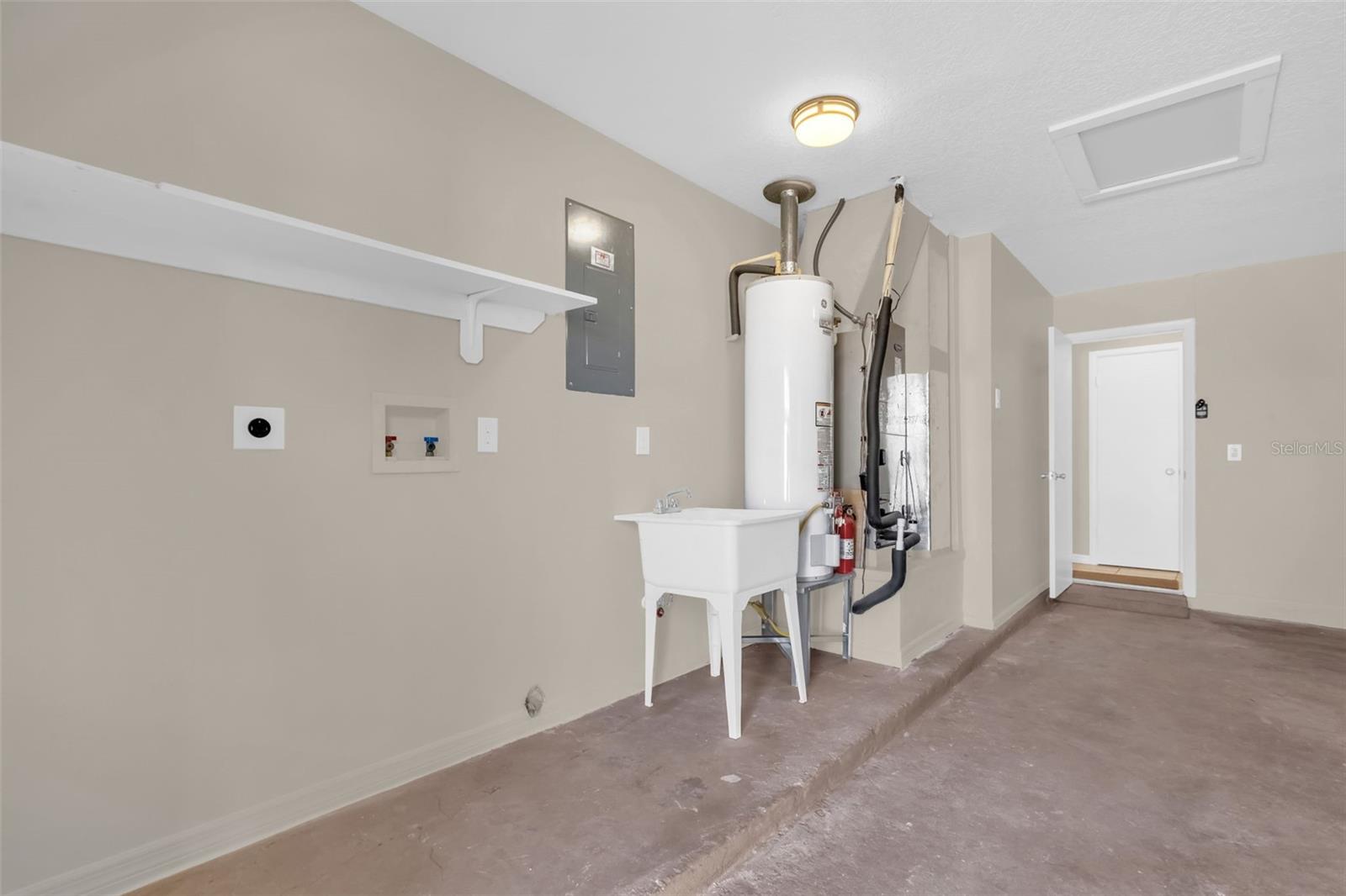 Image 25 of 39 For 641 Swallow Drive