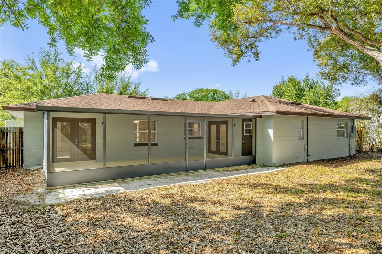 Image 27 of 39 For 641 Swallow Drive