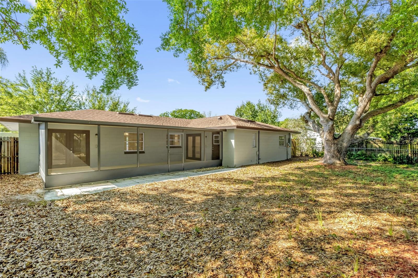 Image 28 of 39 For 641 Swallow Drive