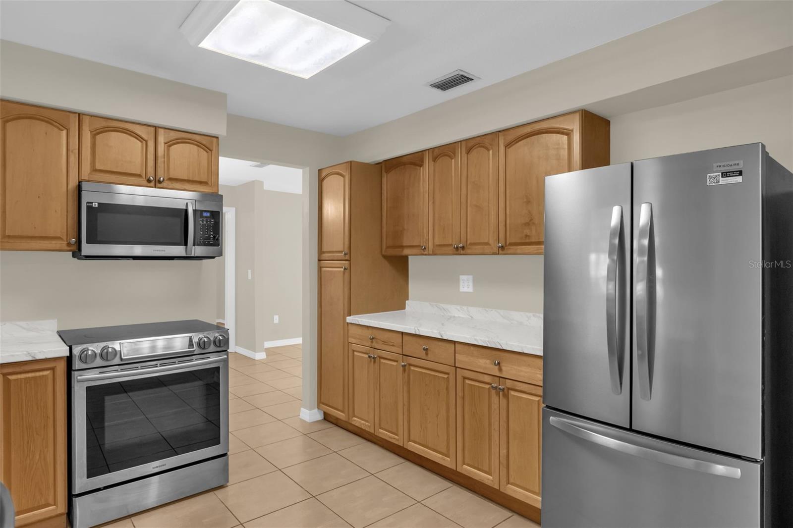 Image 9 of 39 For 641 Swallow Drive