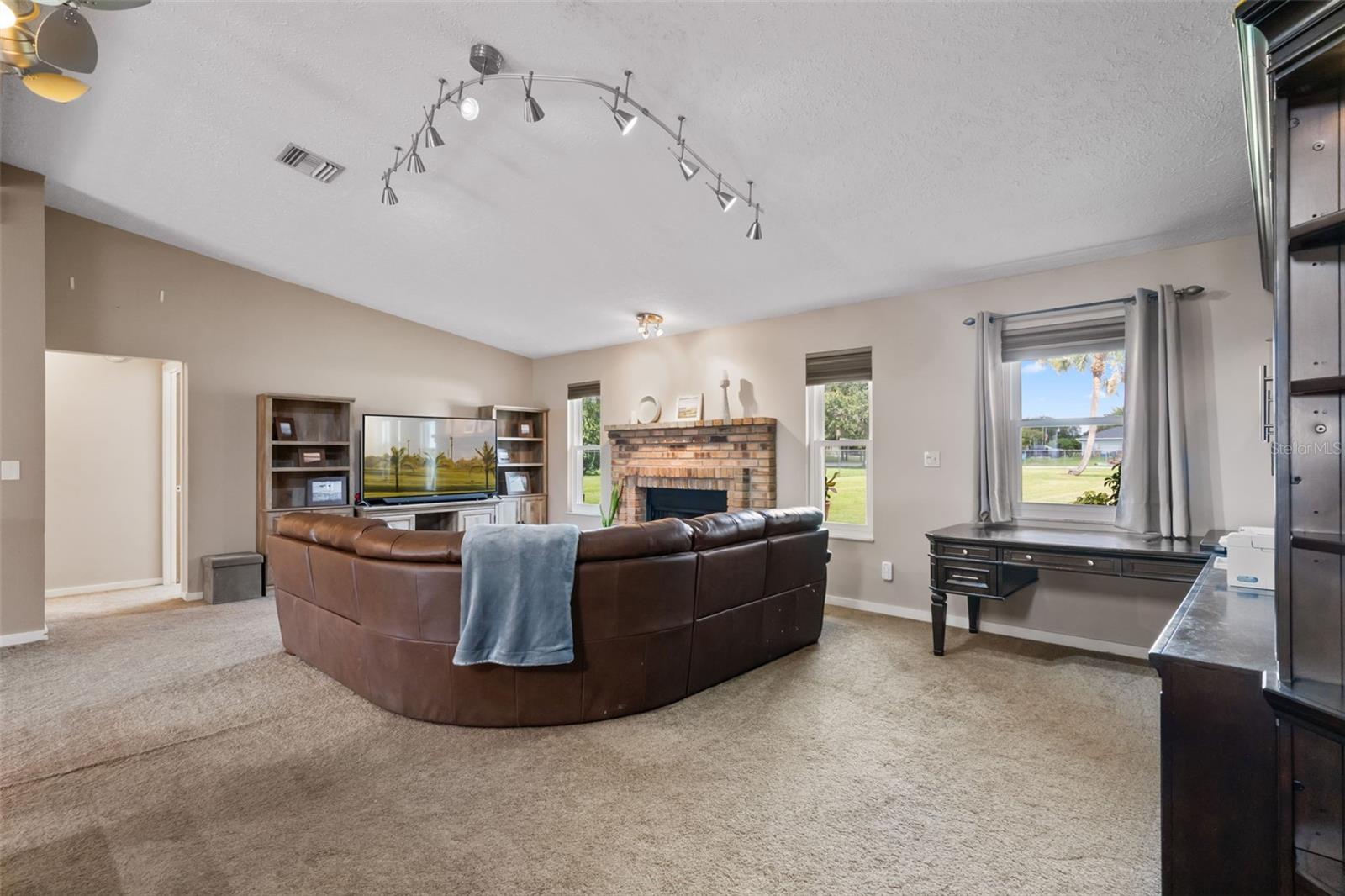 Image 16 of 100 For 2921 Lake Tohopekaliga Boulevard