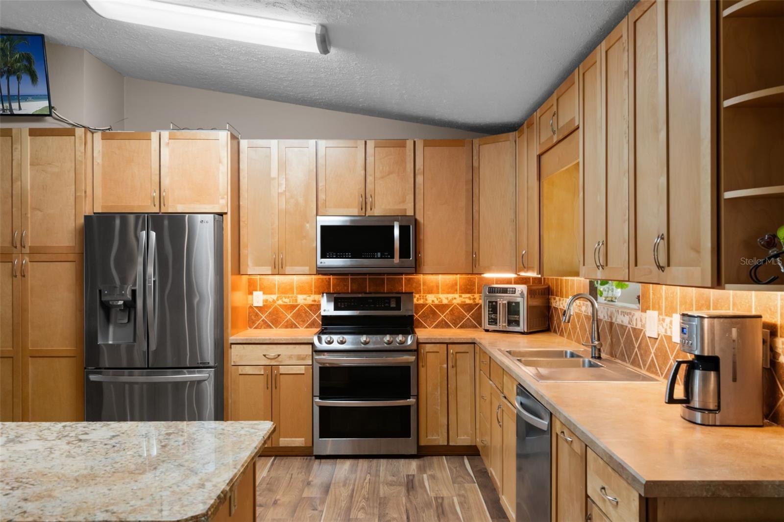 Image 24 of 100 For 2921 Lake Tohopekaliga Boulevard