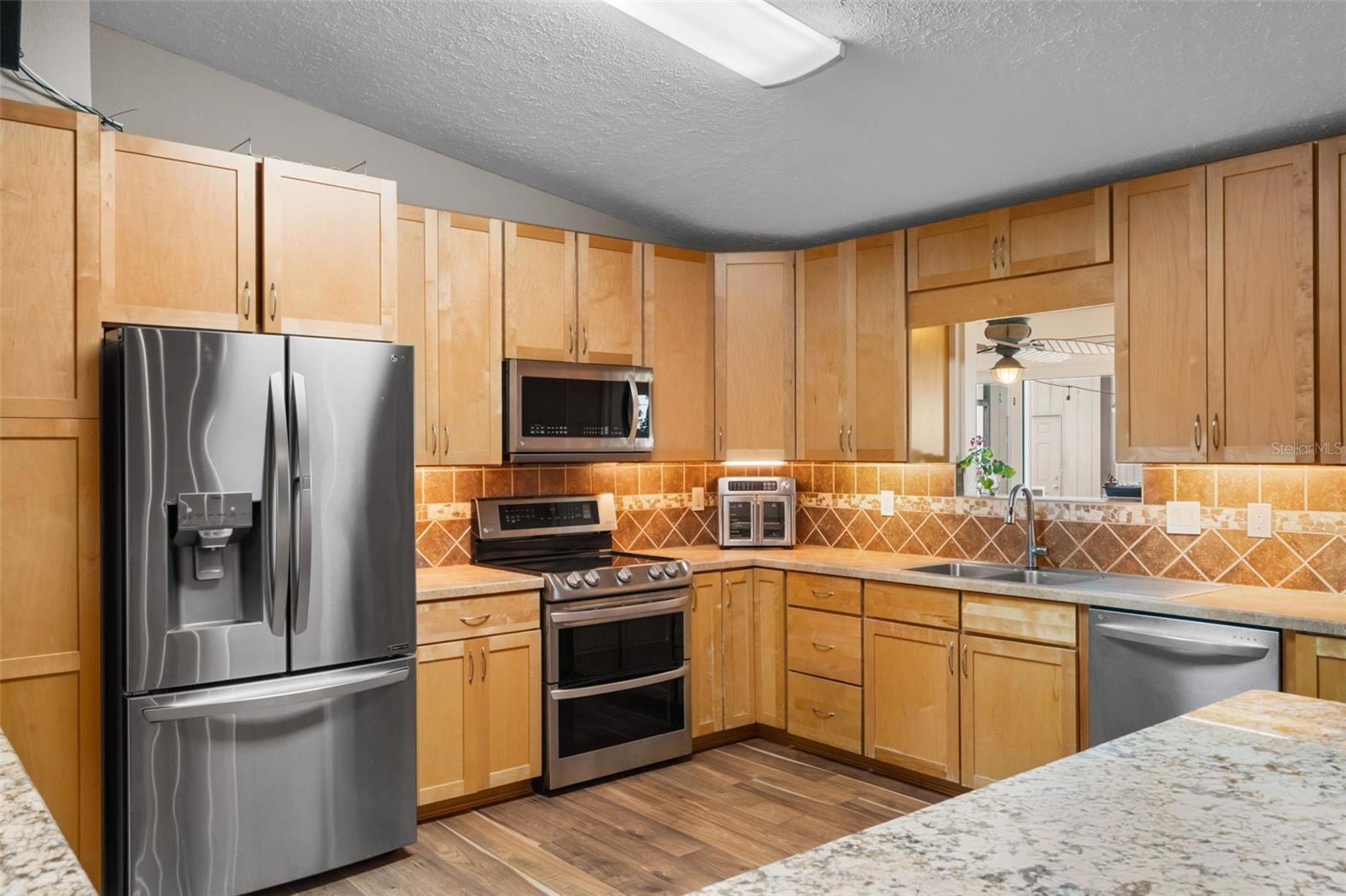 Image 27 of 100 For 2921 Lake Tohopekaliga Boulevard