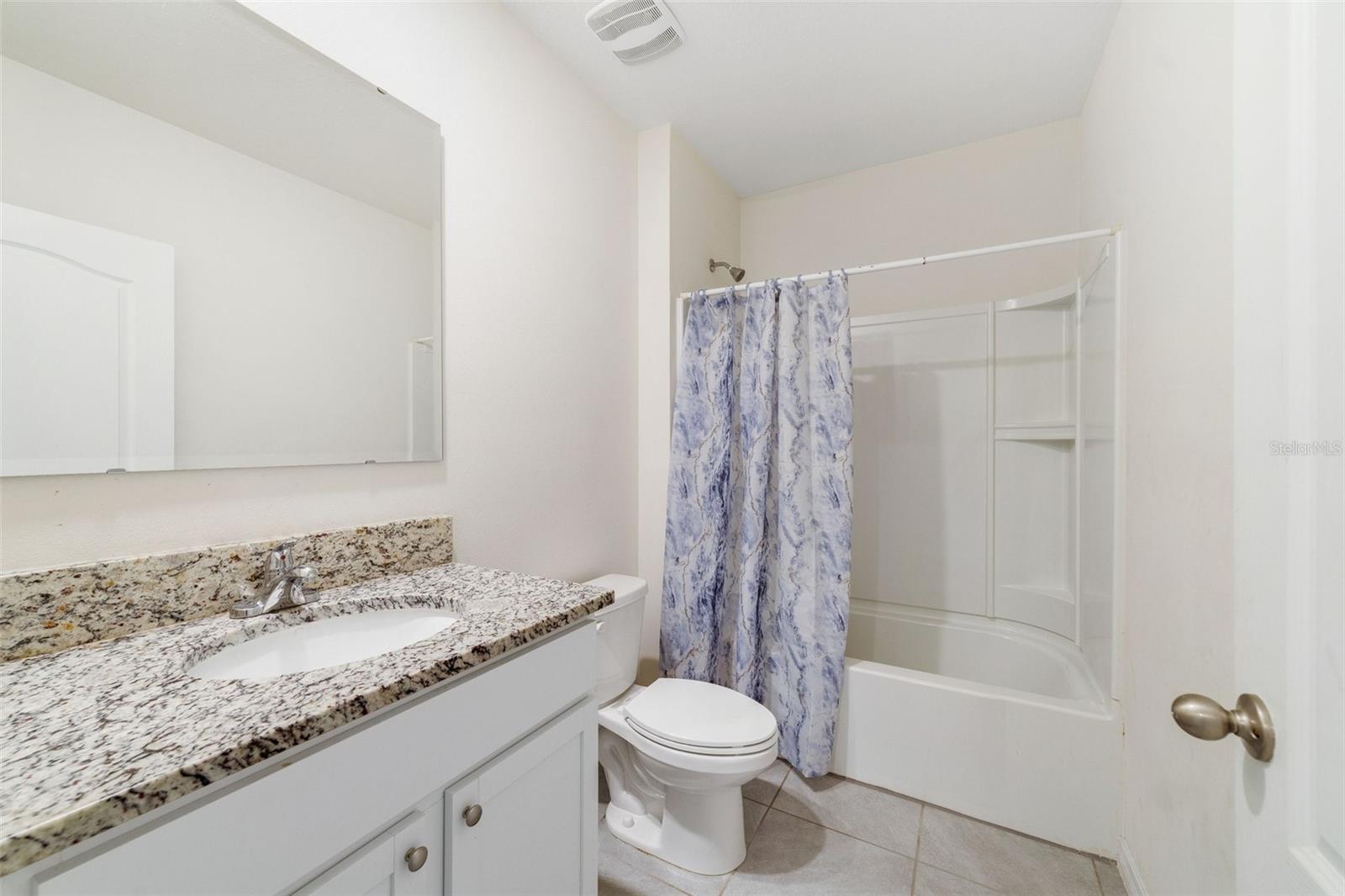 Listing photo id 11 for 2135 Old Mill Drive