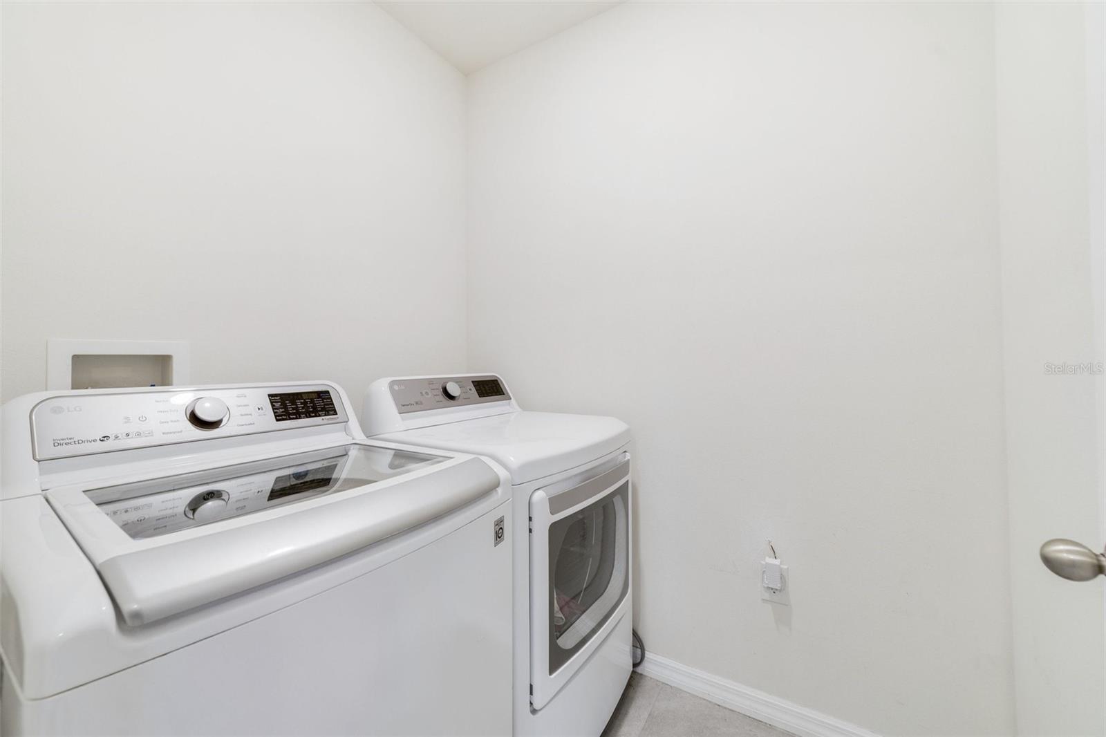 Listing photo id 13 for 2135 Old Mill Drive