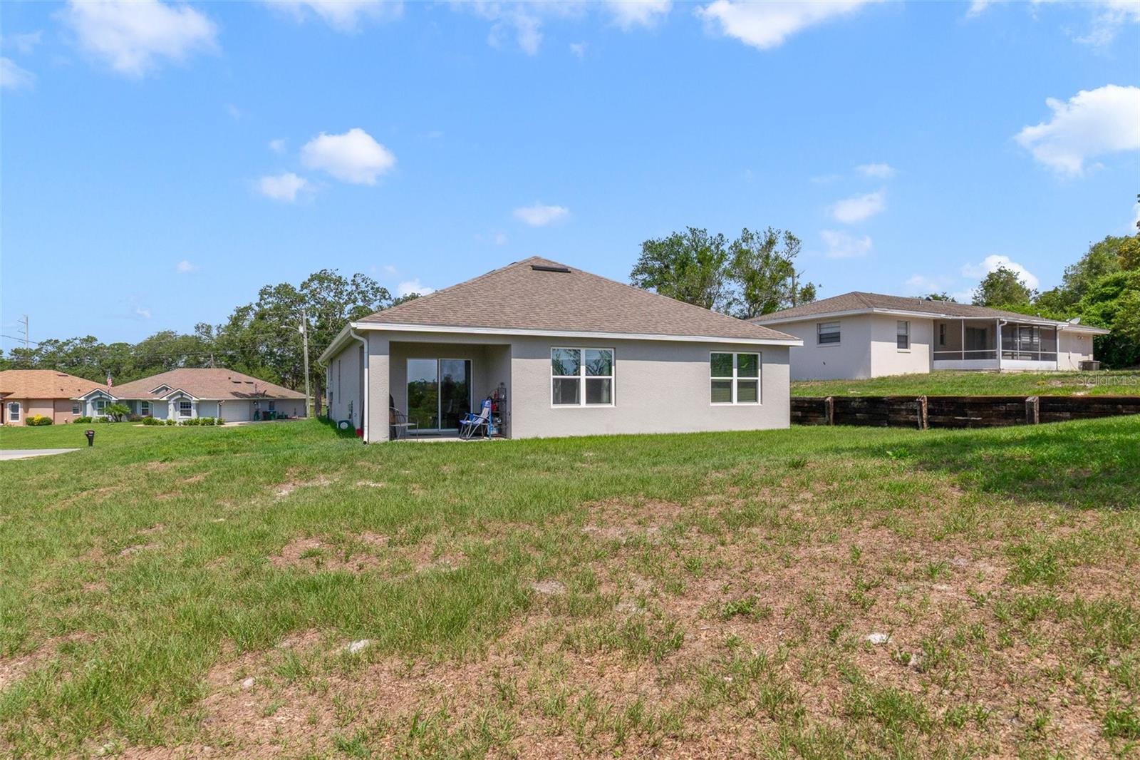 Listing photo id 14 for 2135 Old Mill Drive