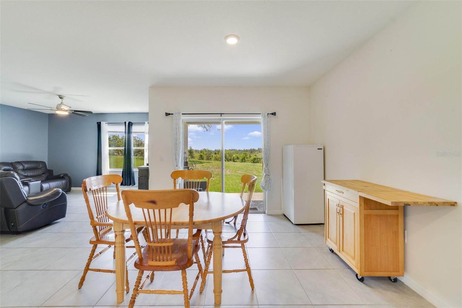 Listing photo id 5 for 2135 Old Mill Drive