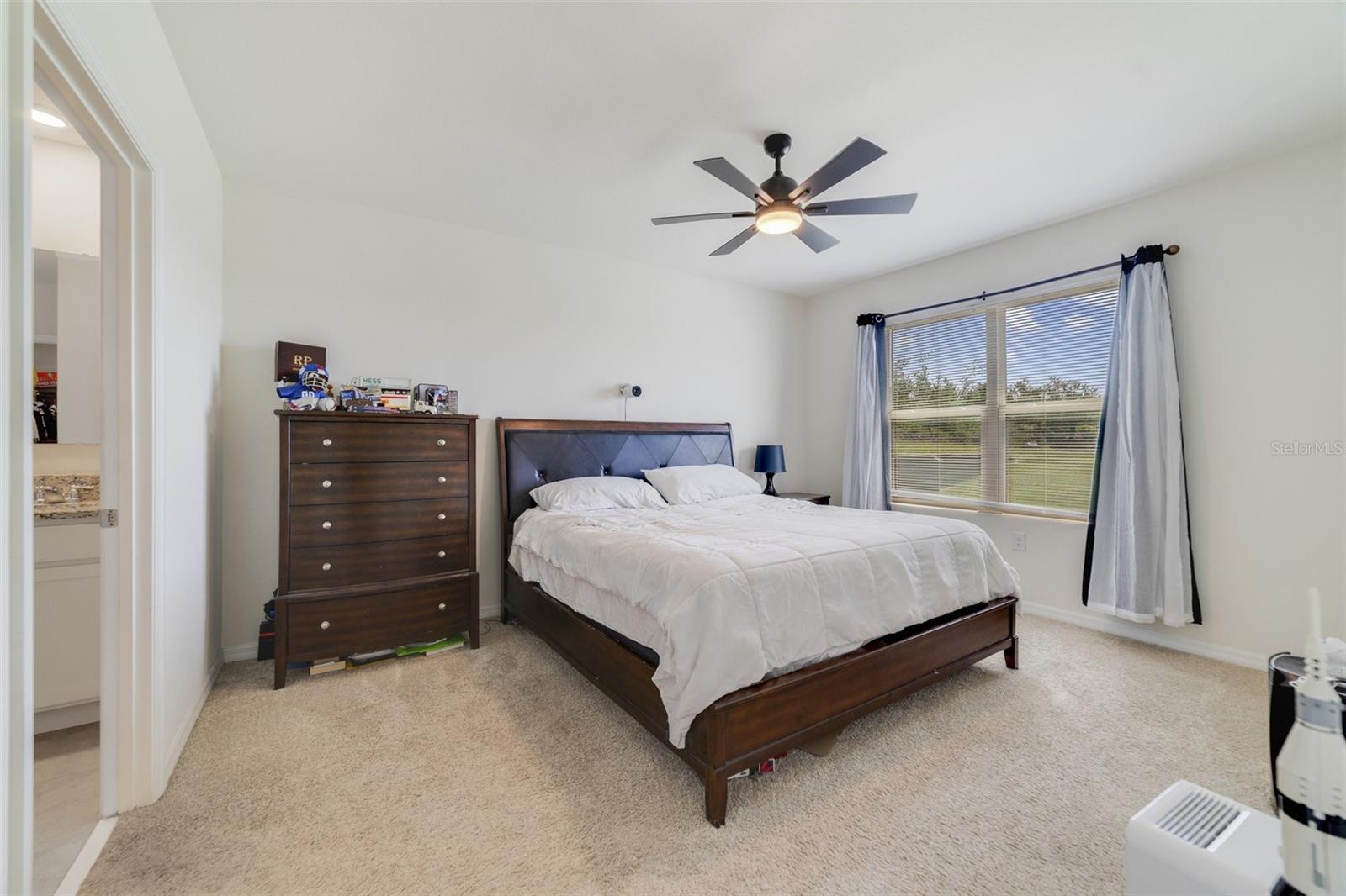 Listing photo id 6 for 2135 Old Mill Drive