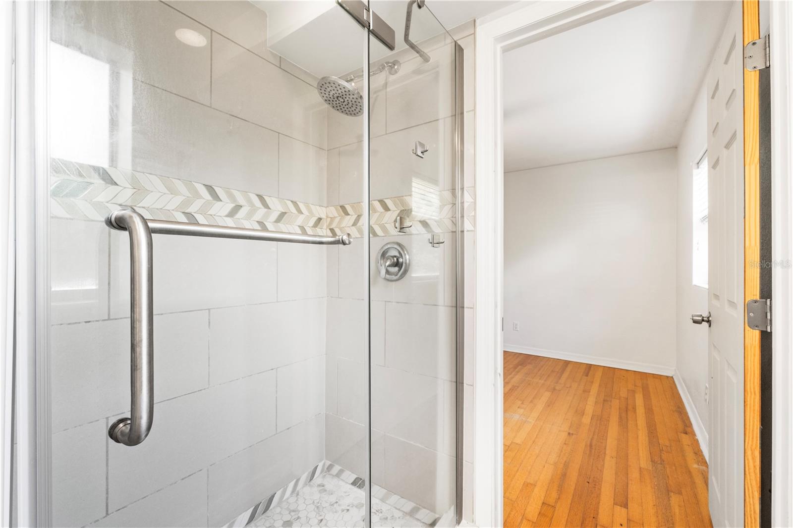 Image 13 of 17 For 1746 Dormont Lane