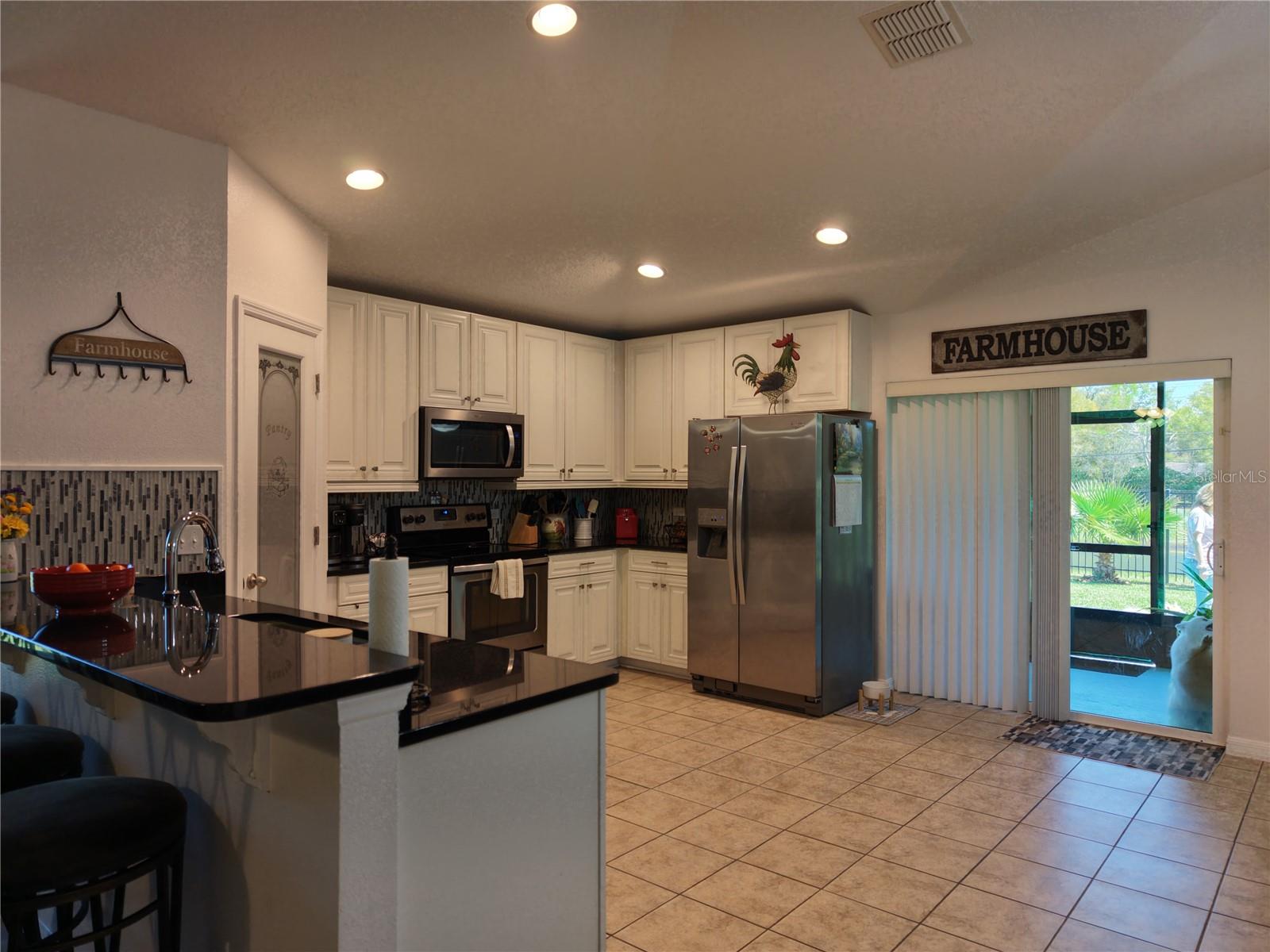 Image 11 of 28 For 15637 Carina Dr