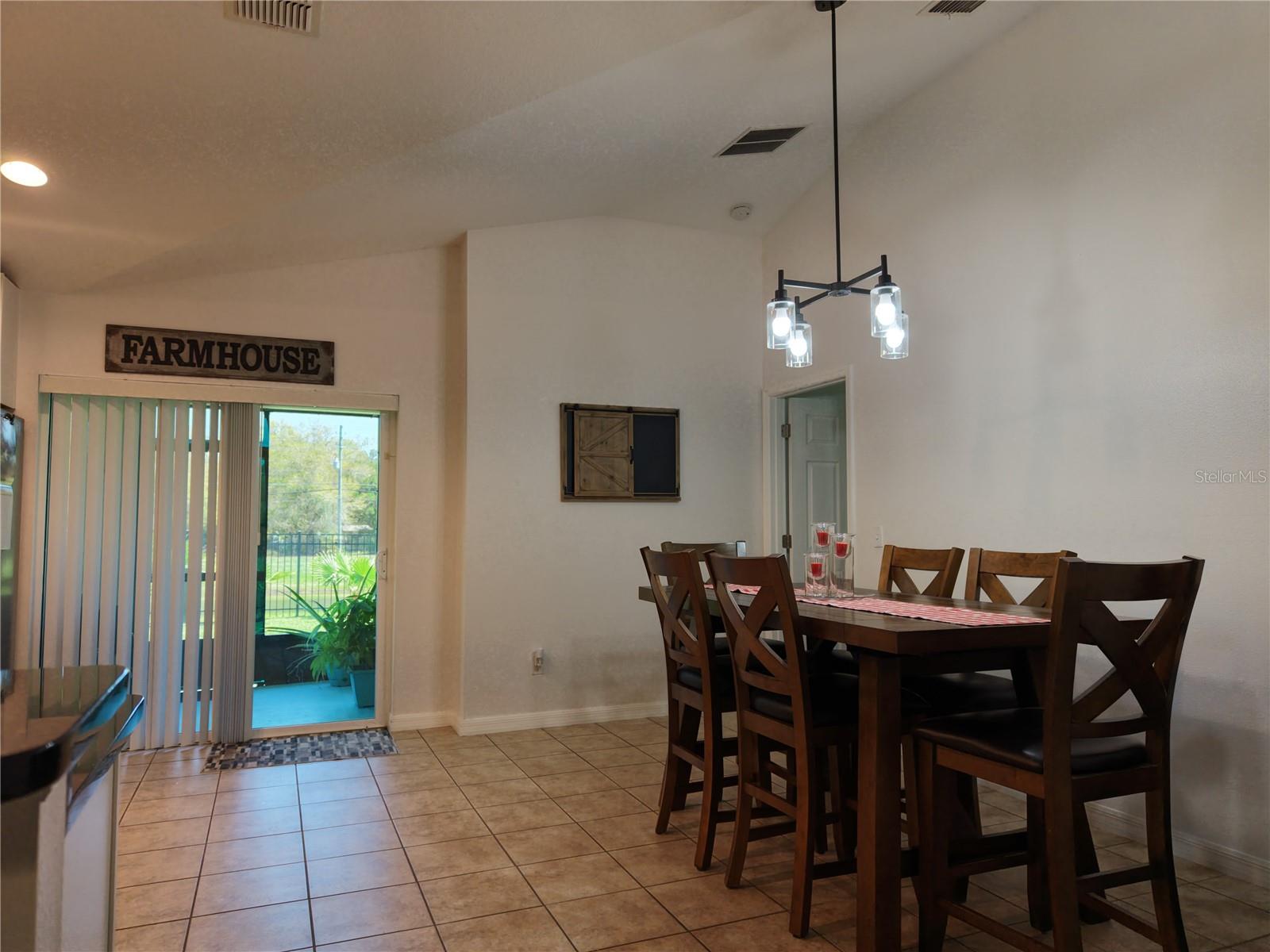 Image 21 of 28 For 15637 Carina Dr