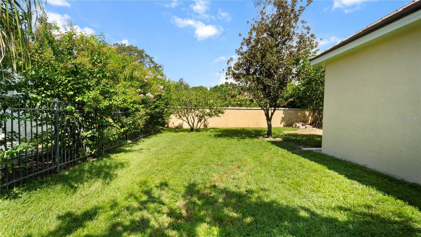 Image 37 of 40 For 7773 Debeaubien Drive