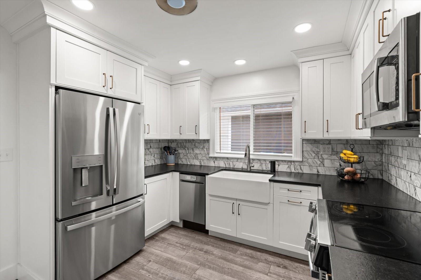 Image 12 of 31 For 2211 Oregon Street