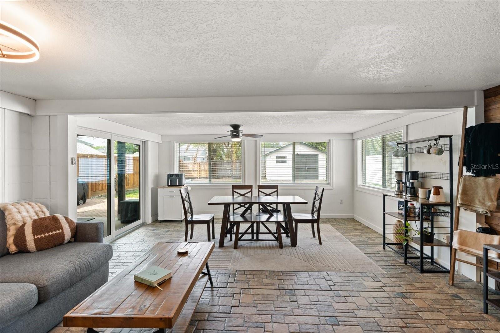 Image 15 of 31 For 2211 Oregon Street