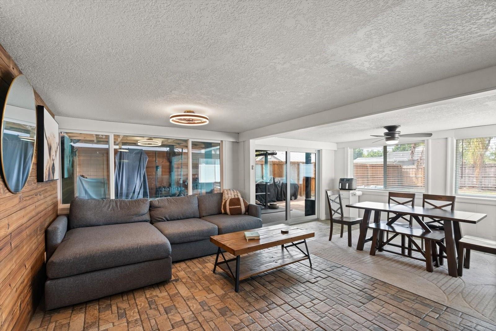 Image 16 of 31 For 2211 Oregon Street