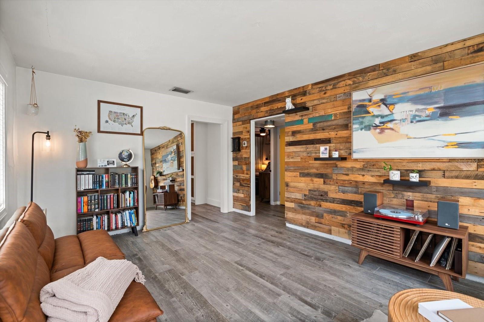 Image 6 of 31 For 2211 Oregon Street