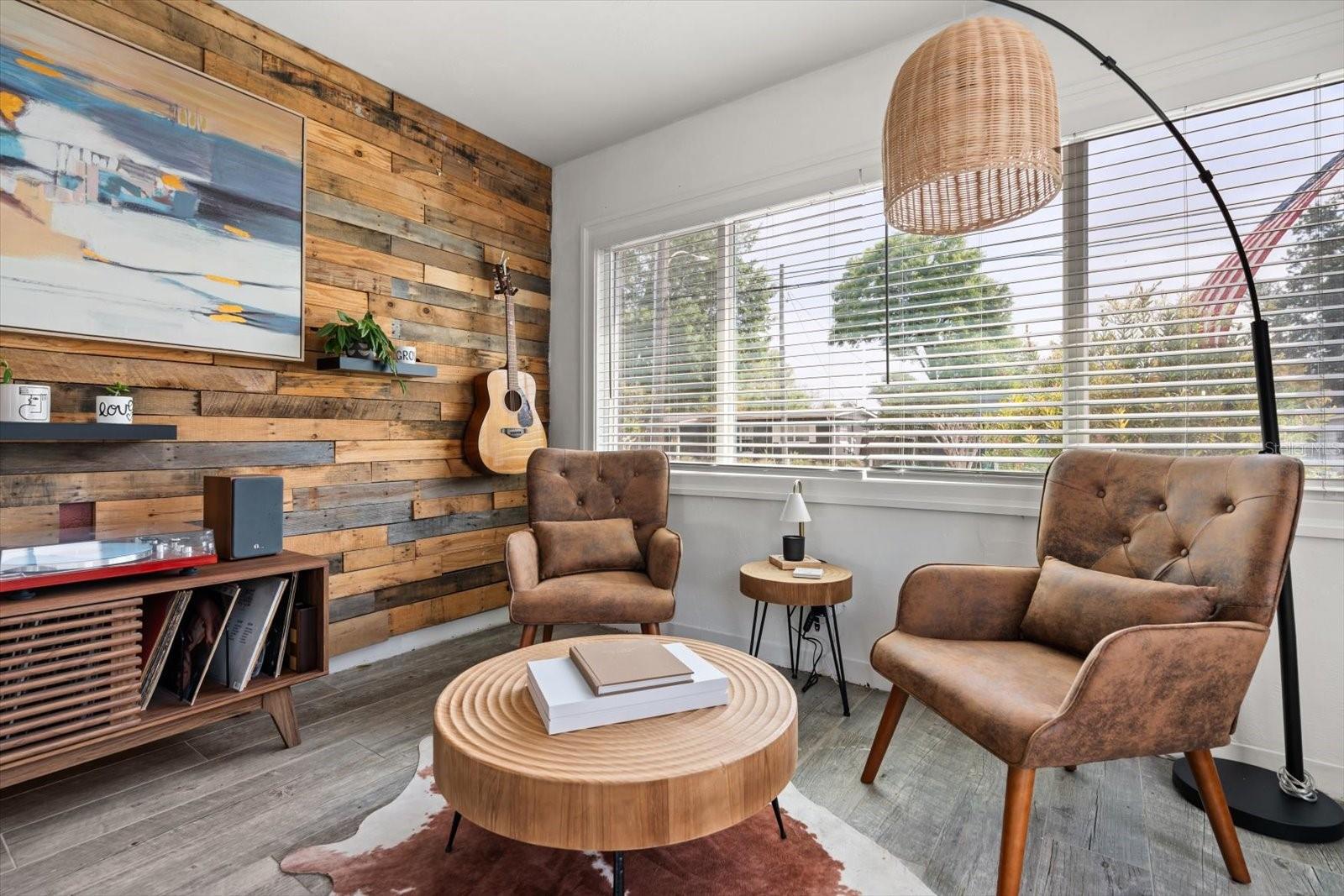 Image 7 of 31 For 2211 Oregon Street