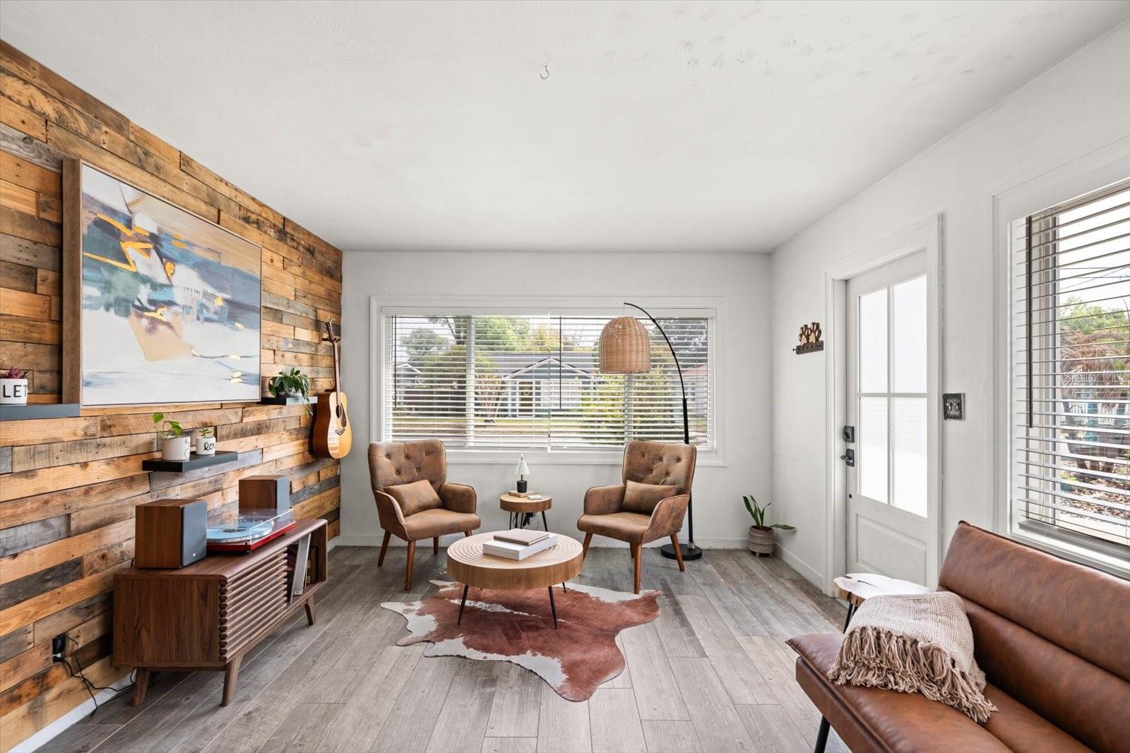 Image 8 of 31 For 2211 Oregon Street