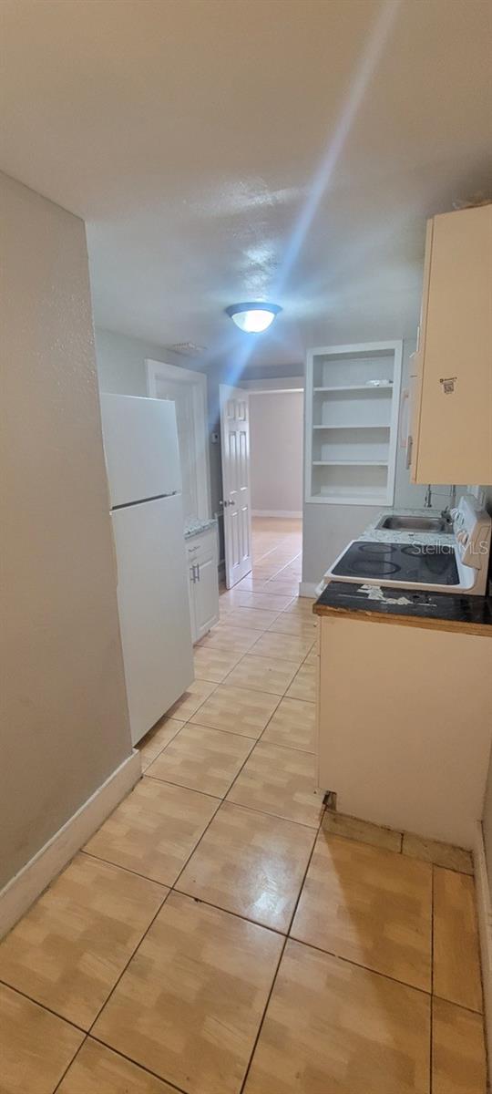 Image 6 of 7 For 4204 Manhattan Avenue