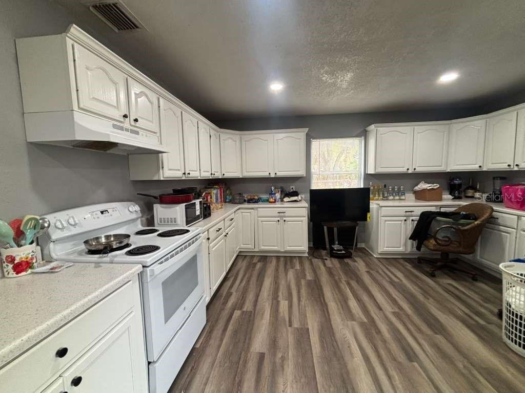 Image 10 of 31 For 2602 20th Street