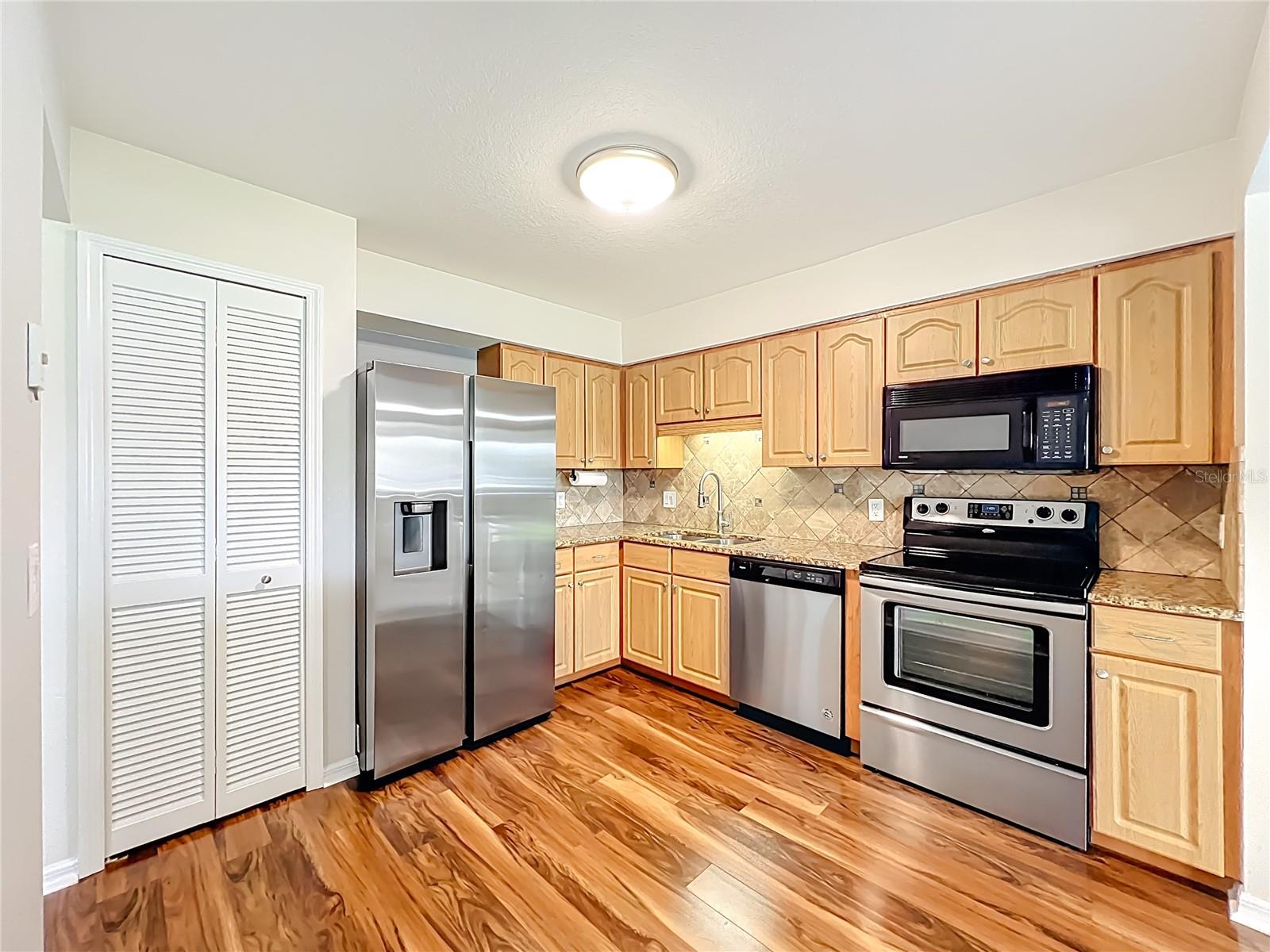 Image 10 of 41 For 2025 Eastbourne Way 5