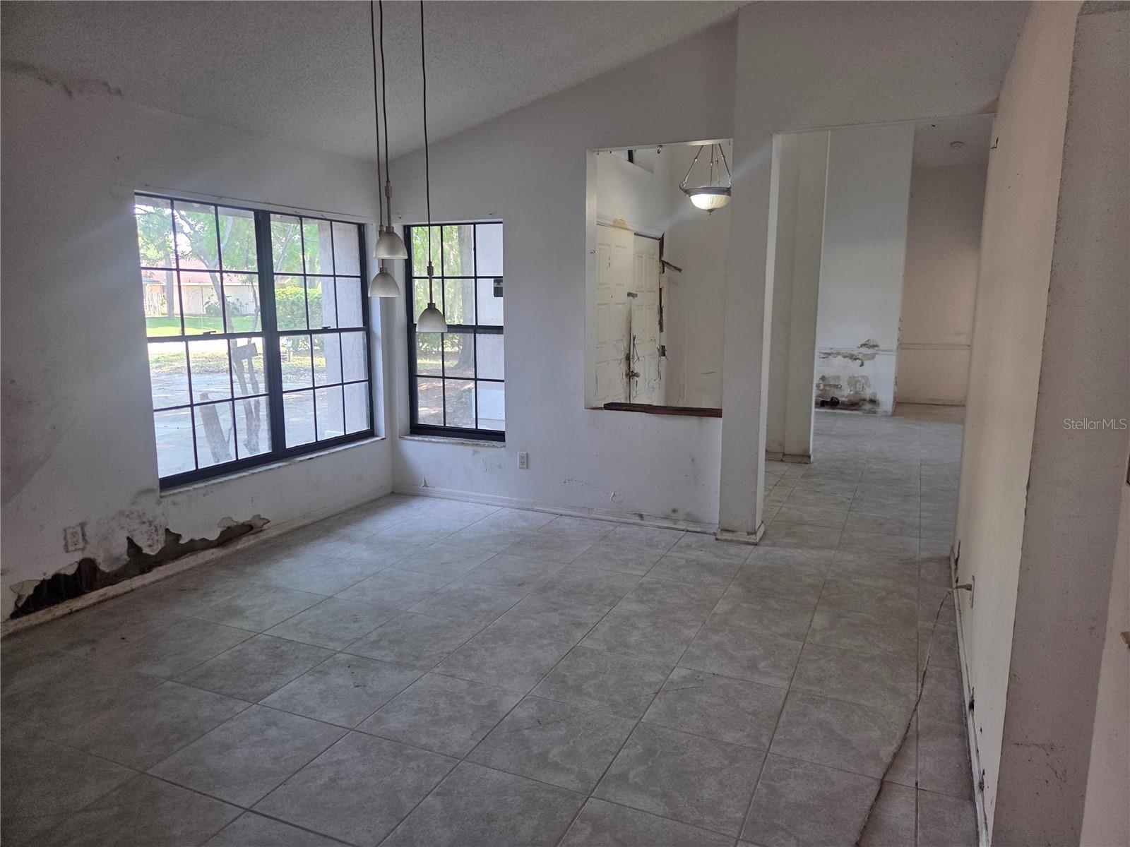 Image 13 of 26 For 7741 Pointview Circle