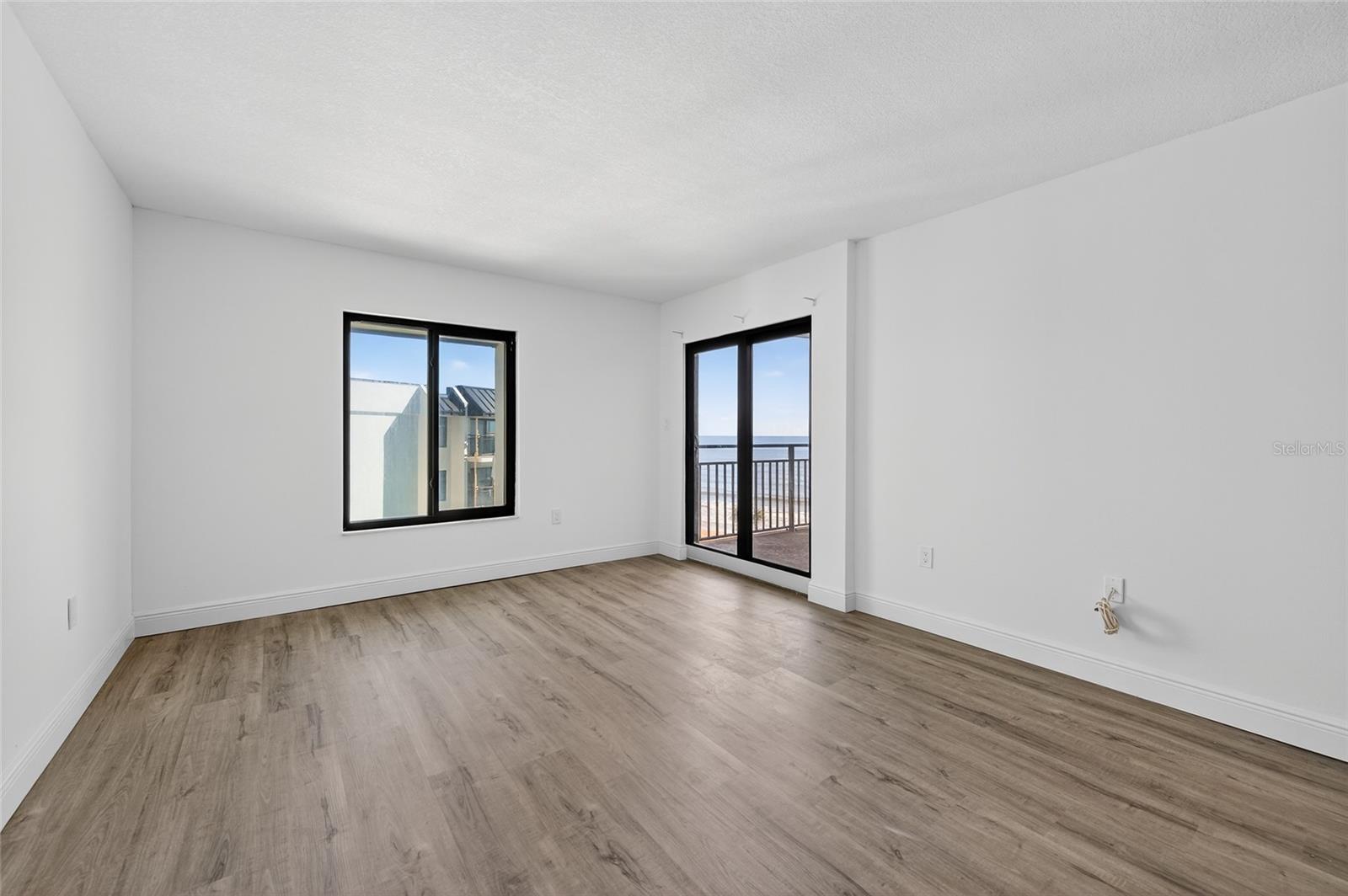 Image 14 of 35 For 1275 Ocean Shore Boulevard P3