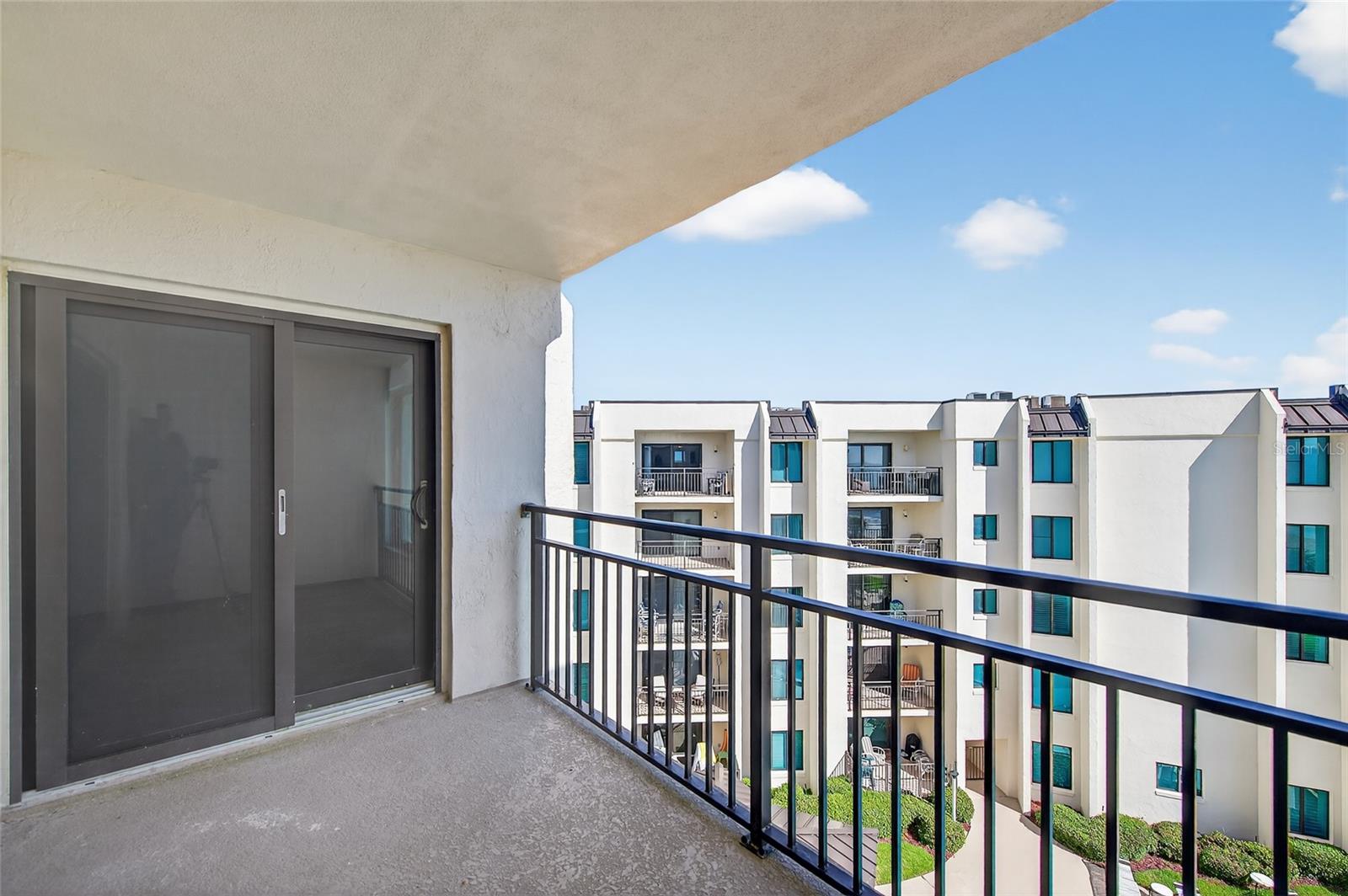 Image 21 of 35 For 1275 Ocean Shore Boulevard P3