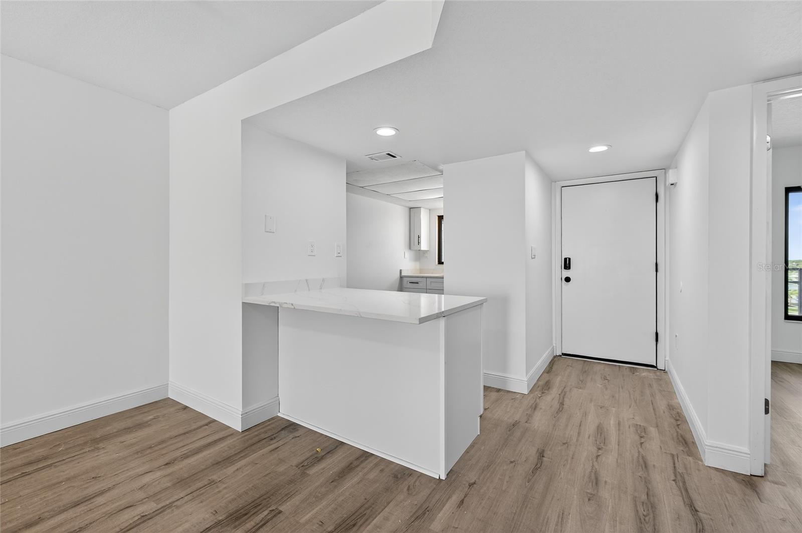 Image 4 of 35 For 1275 Ocean Shore Boulevard P3